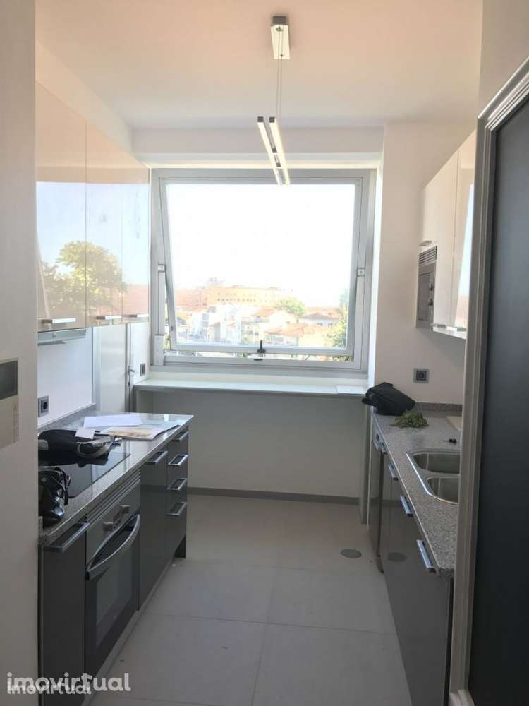 T3 com enorme terraço no meio da Avenida da Boavista, Porto - Grande imagem: 5/12