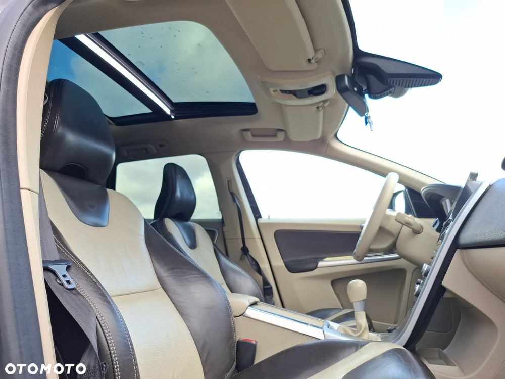 Volvo XC 60 D5 AWD - 10