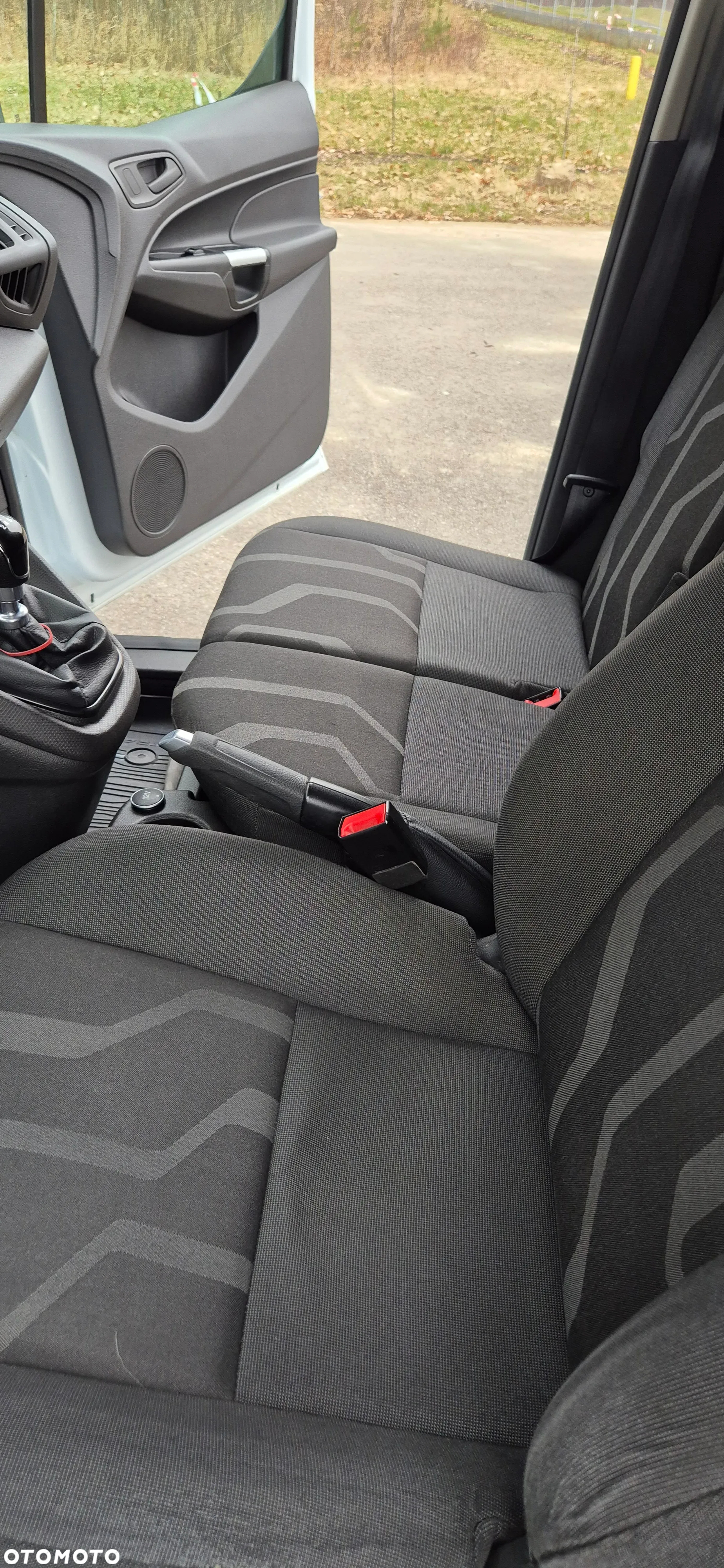 Ford Transit Connect - 14