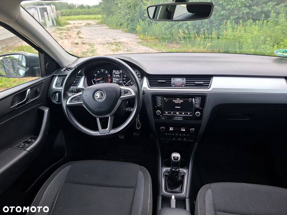 Skoda RAPID Spb 1.2 TSI Edition - 19