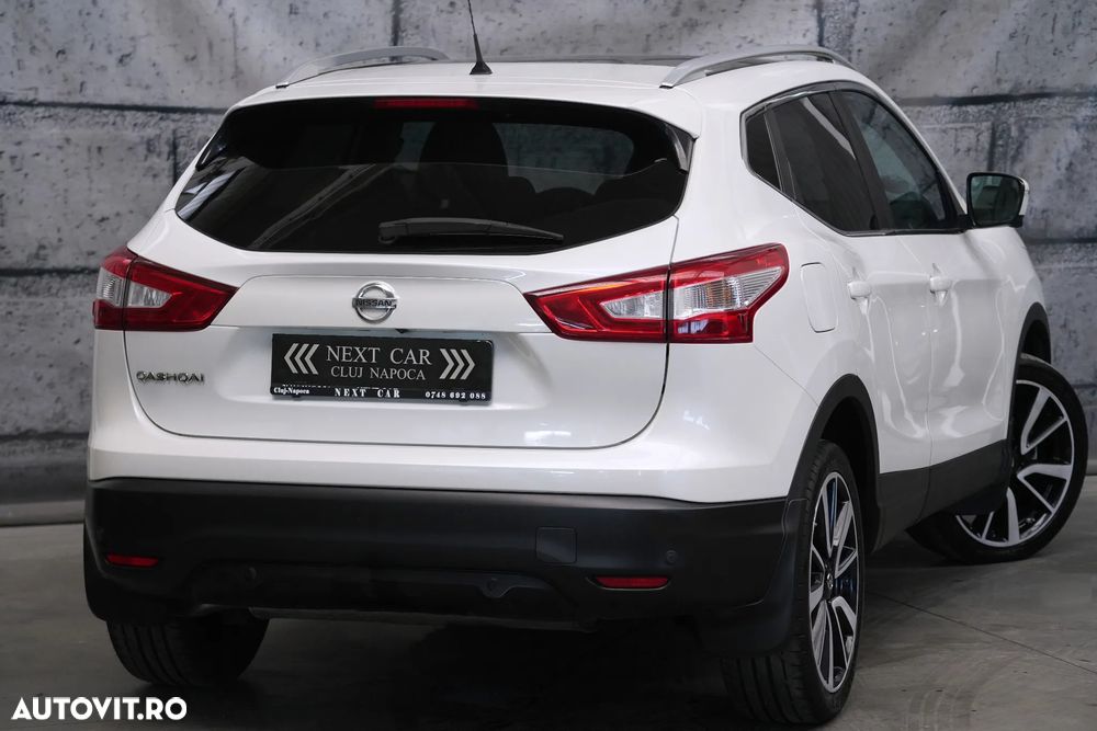 Nissan Qashqai 1.6 DCI Xtronic TEKNA+ - 4