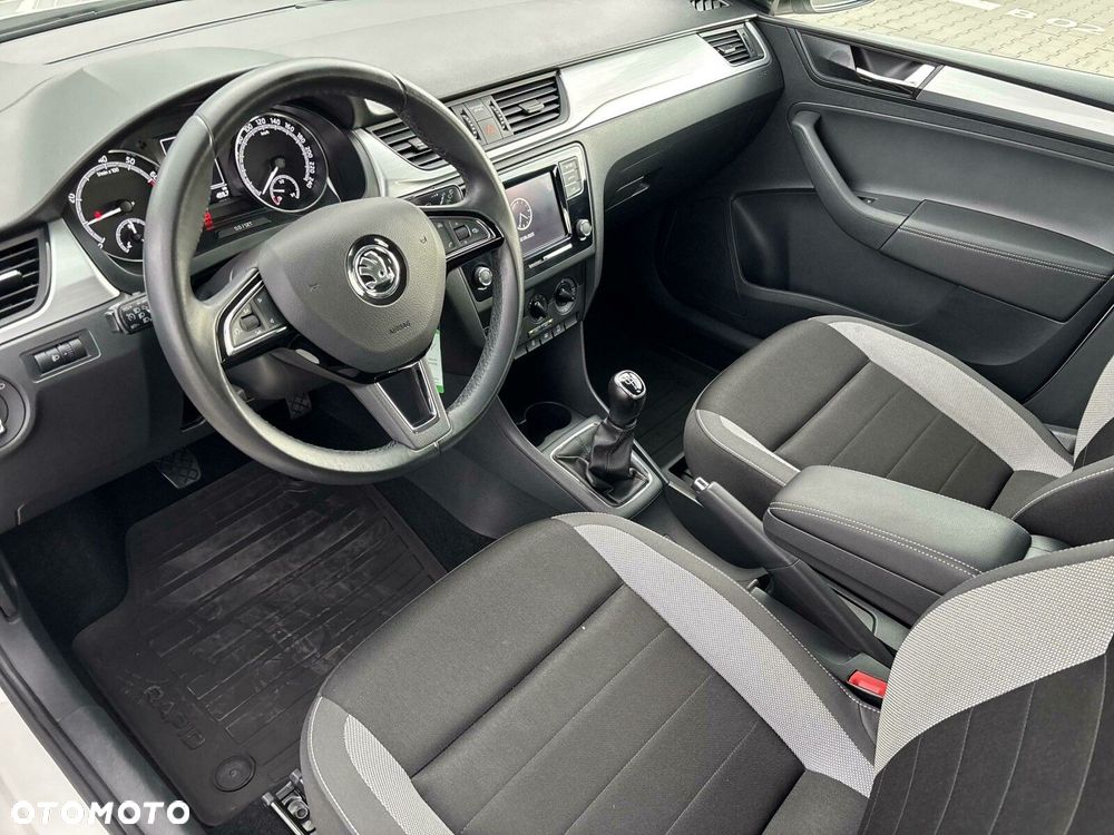 Skoda RAPID - 12