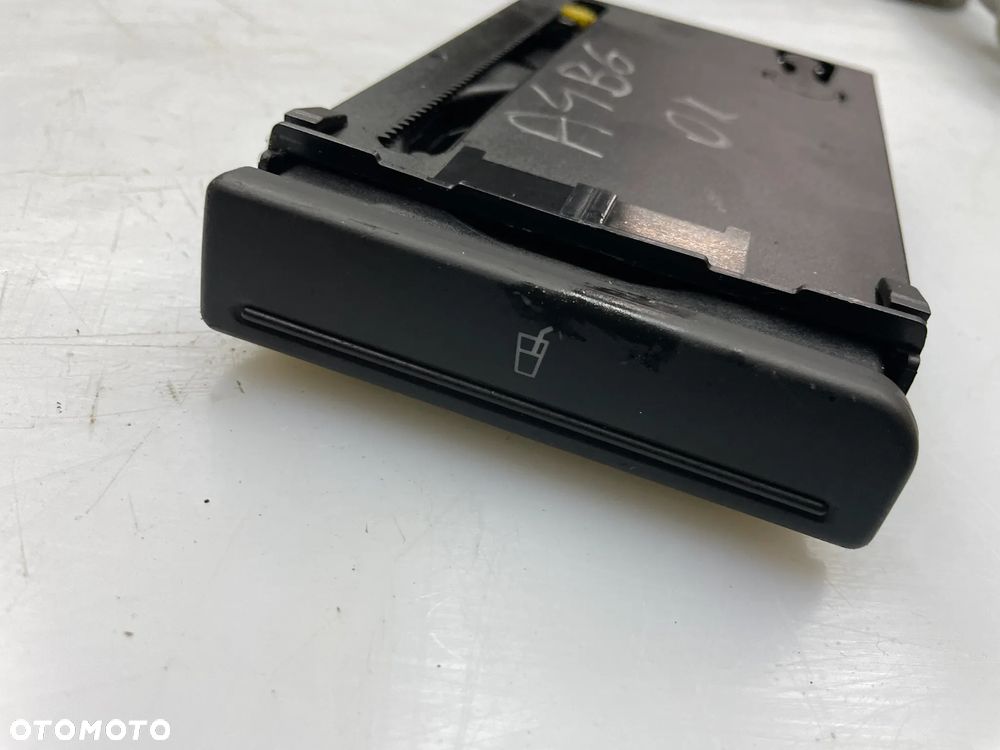 Uchwyt na kubek Audi A4 B6 8E1862534J - 2