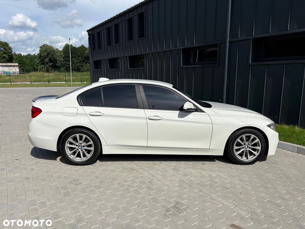 BMW Seria 3 320i xDrive - 2