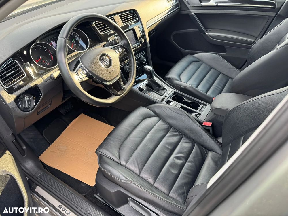 Volkswagen Golf - 5