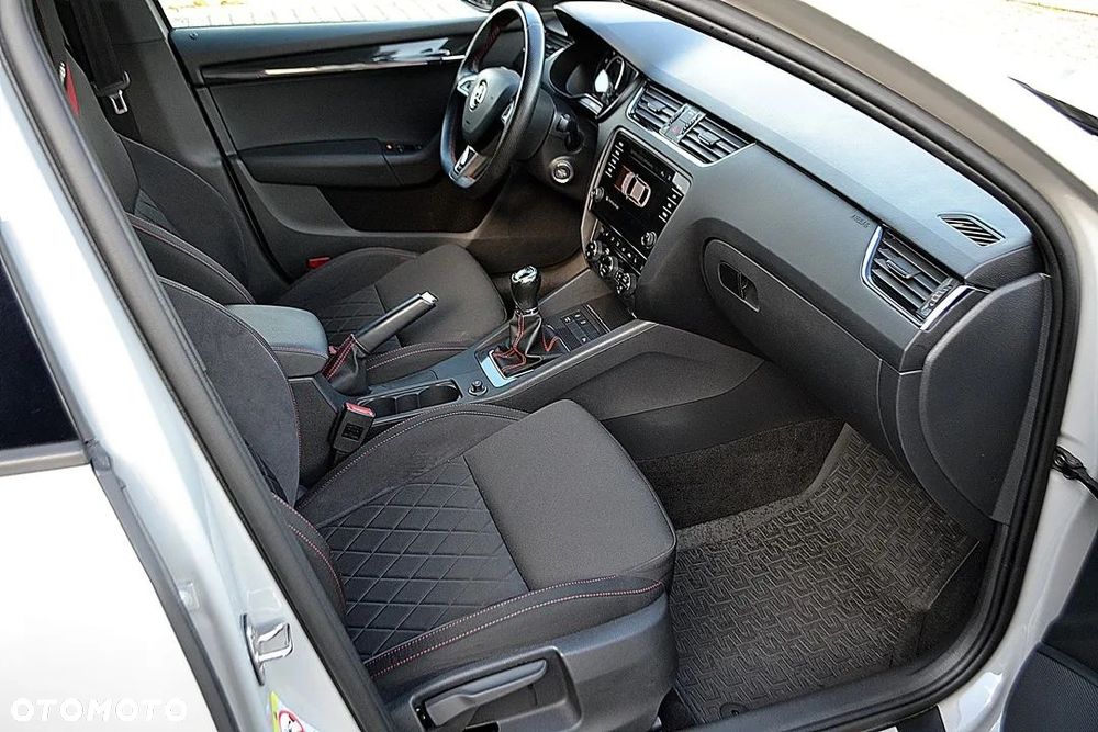 Skoda Octavia 2.0 TSI RS - 21