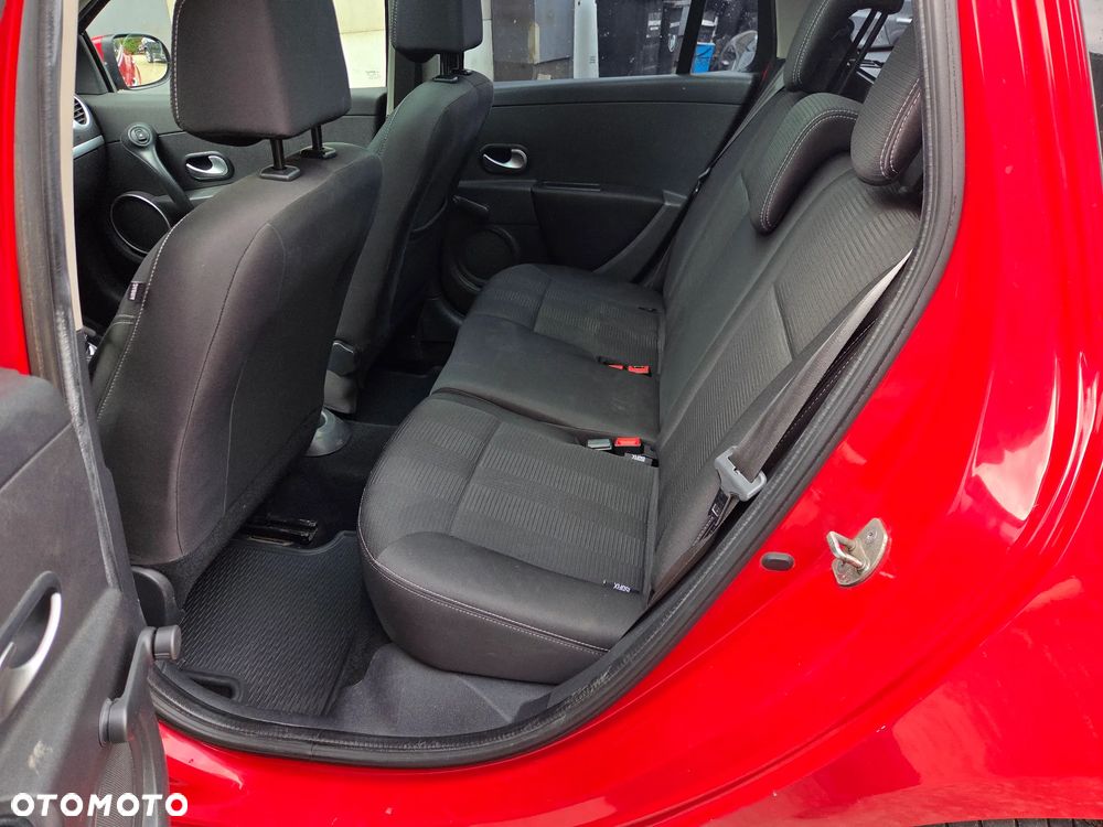 Renault Clio 1.2 16V 75 Expression - 15