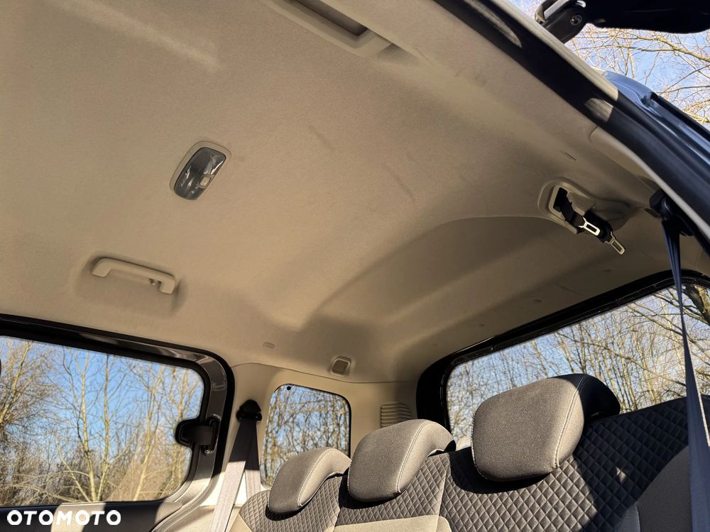 Ford Tourneo Courier 1.5 TDCi Ambiente - 17