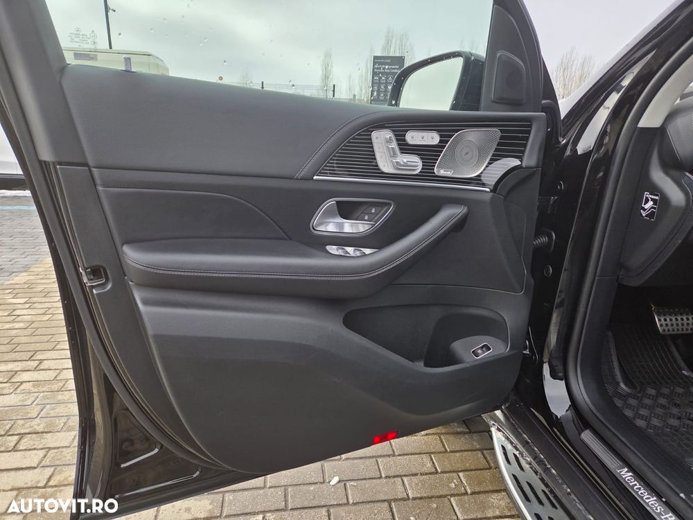 Mercedes-Benz GLS - 32