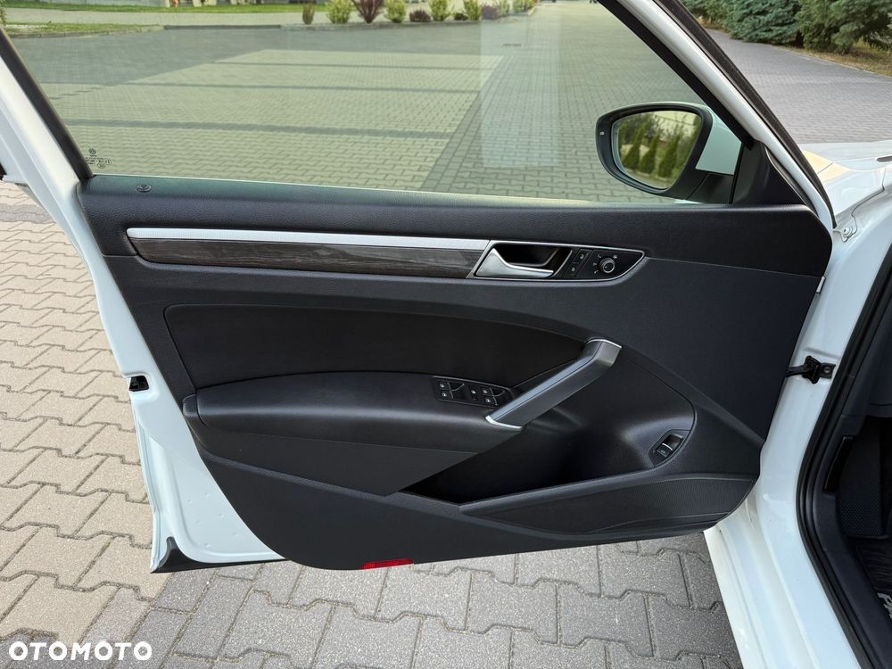 Volkswagen Passat - 15