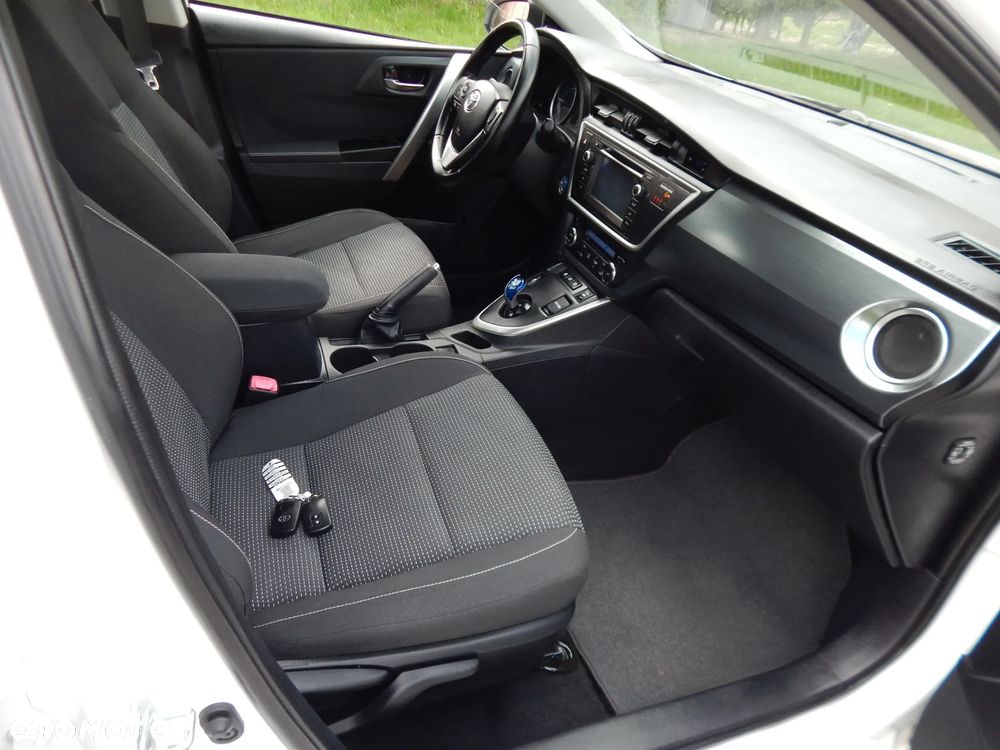 Toyota Auris - 15