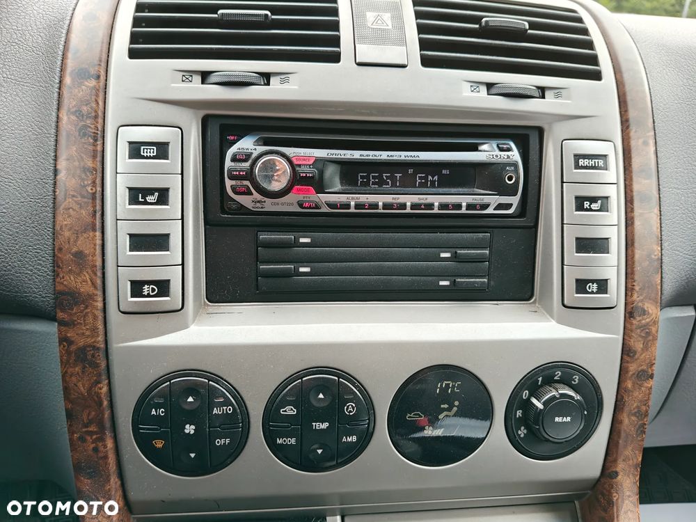 Kia Carnival CRDi Executive - 37