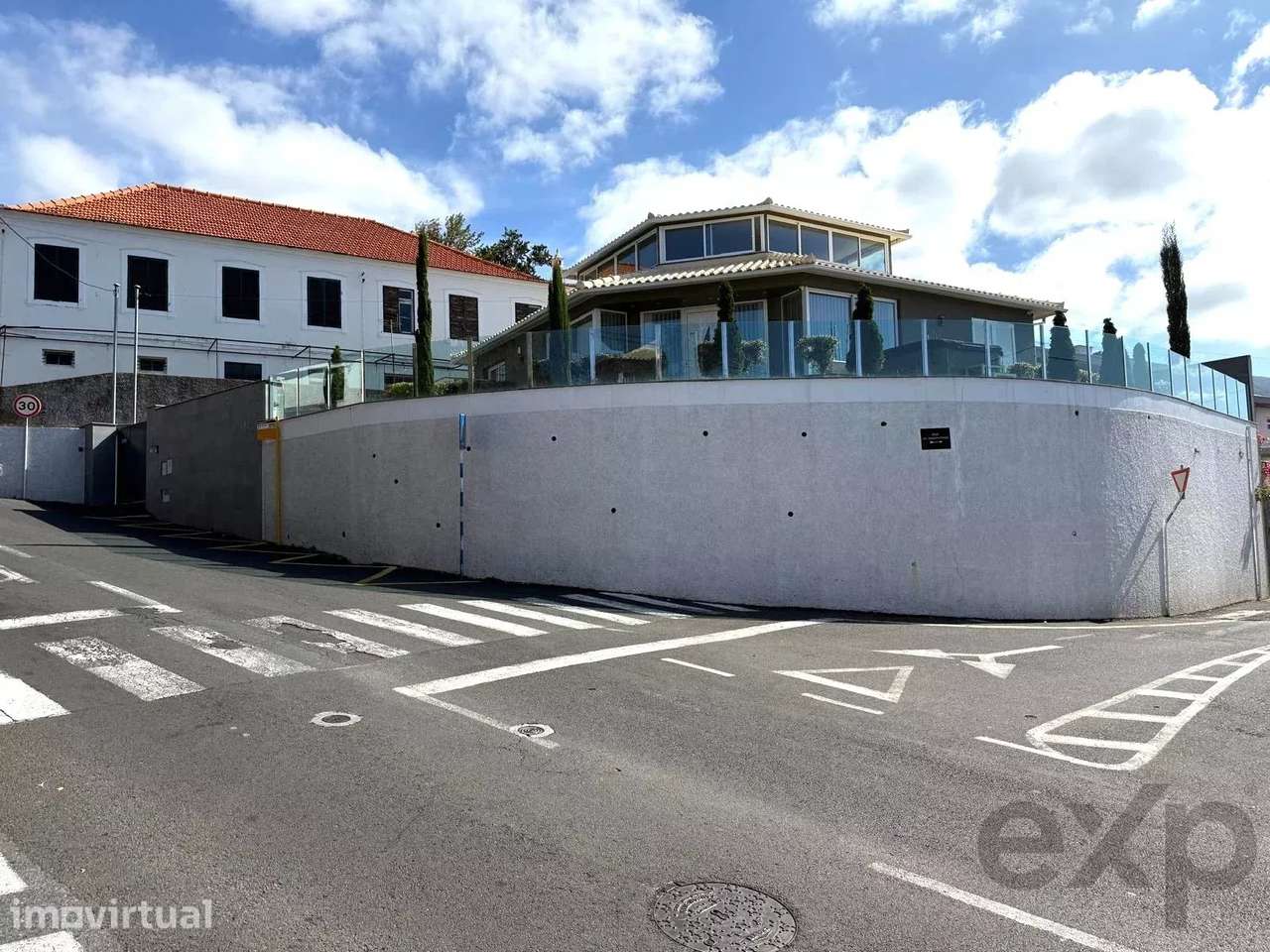 MORADIA COMTEMPORÂNEA DE LUXO | FUNCHAL ! PORTUGAL - Grande imagem: 5/37