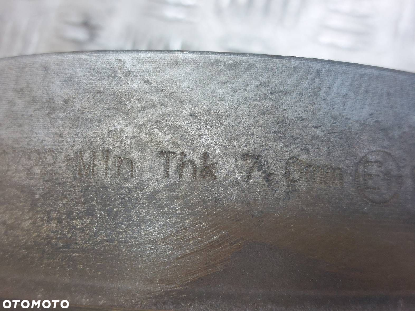 TARCZE HAMULCOWE TYŁ + KLOCKI + ZACISKI VOLKSWAGEN GOLF V 1.9 TDI - 9