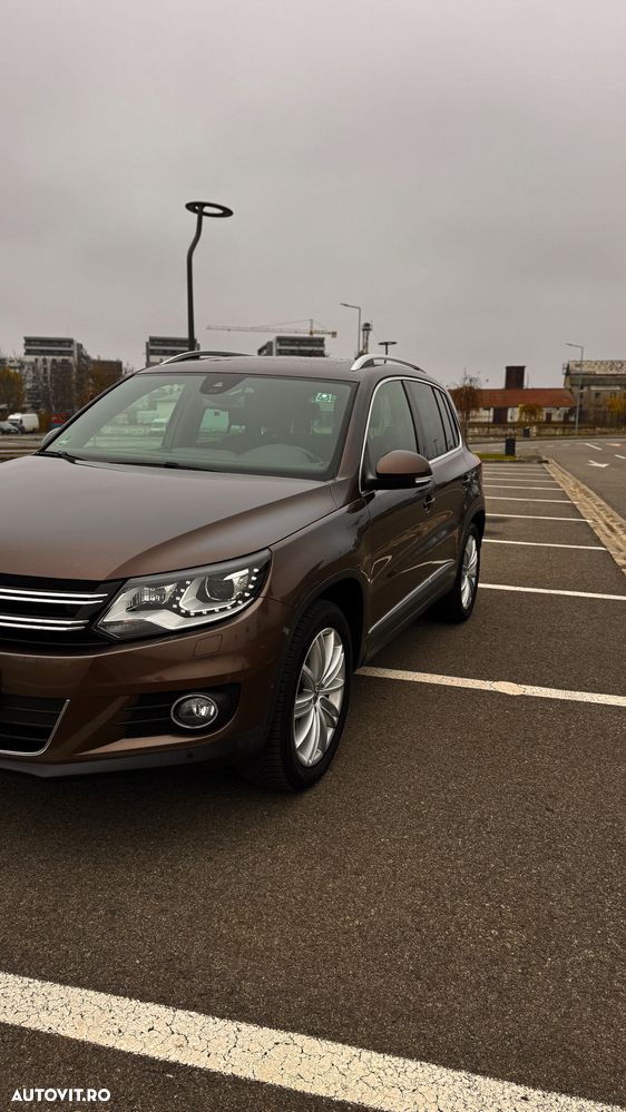 Volkswagen Tiguan 2.0 TDI DPF 4Motion BlueMotion Technology DSG Exclusive - 4