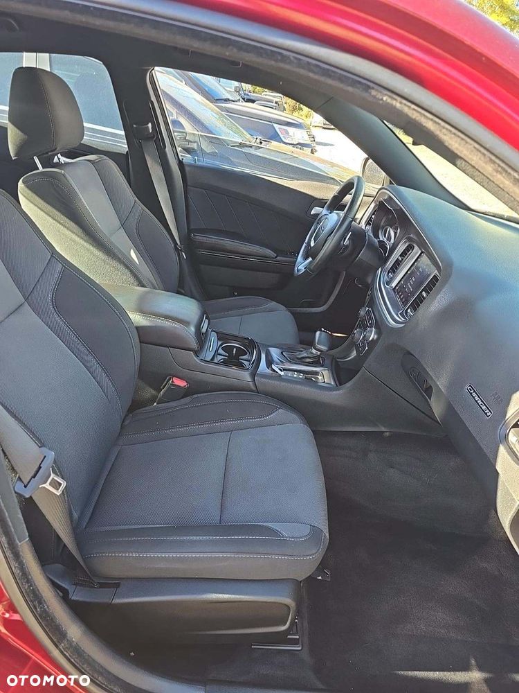 Dodge Charger 5.7 R/T - 10