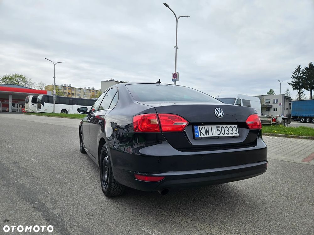 Volkswagen Jetta 1.6 TDI DPF Highline - 11