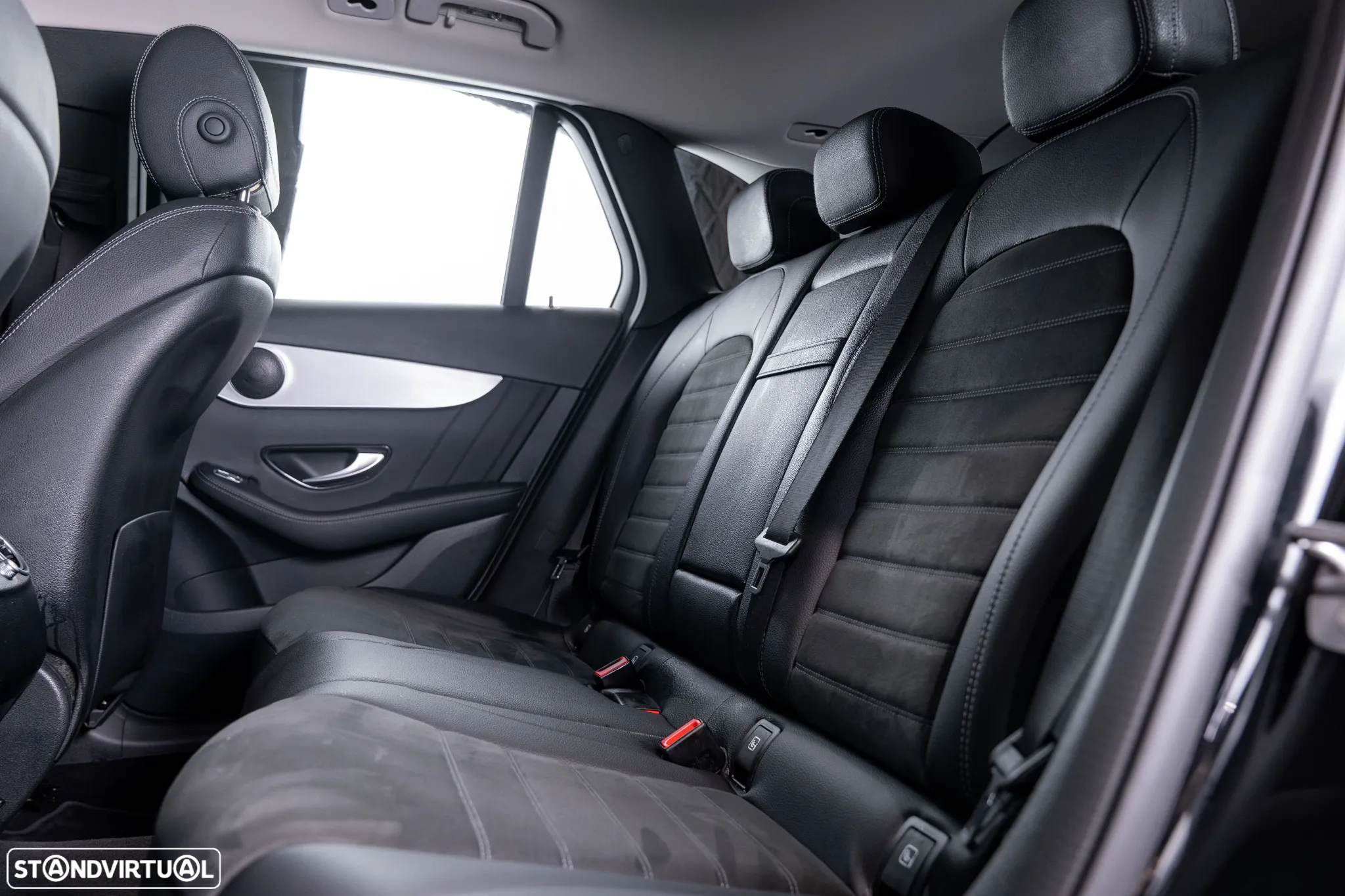 Mercedes-Benz GLC 300 de 4Matic - 23