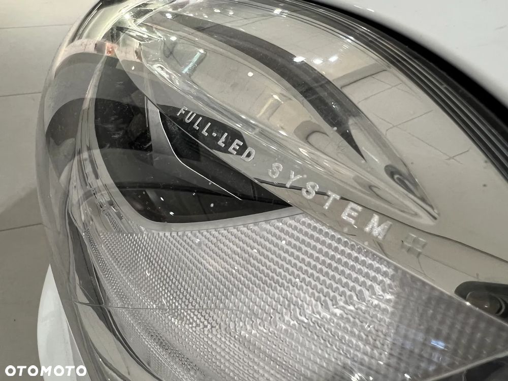 Volvo V40 D3 Drive-E R-Design Momentum - 20