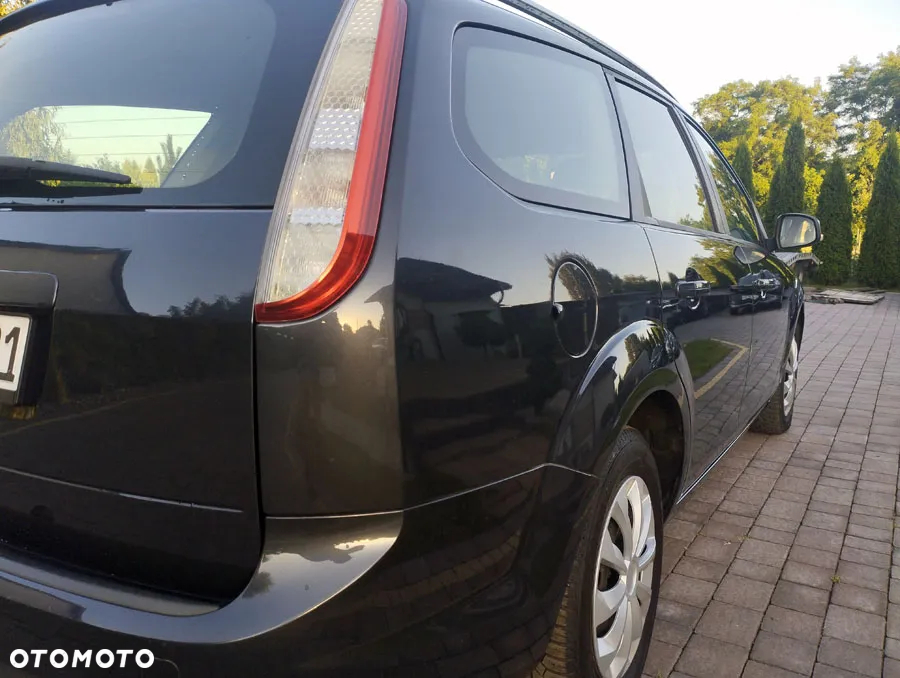 Ford Focus 1.6 16V Trend - 13