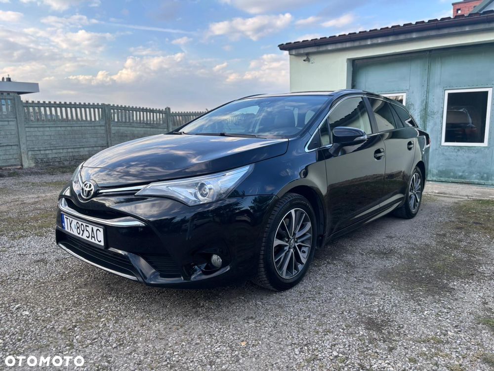 Toyota Avensis - 1