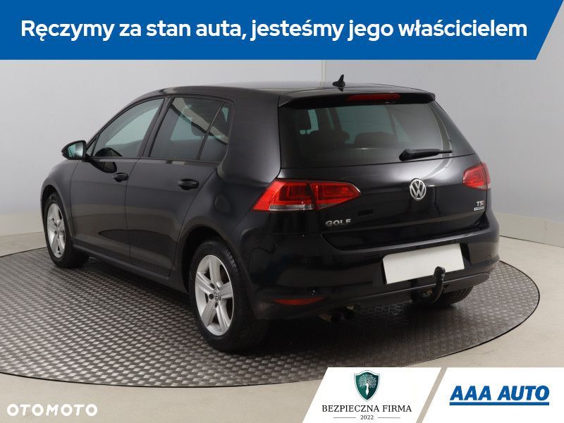 Volkswagen Golf - 6