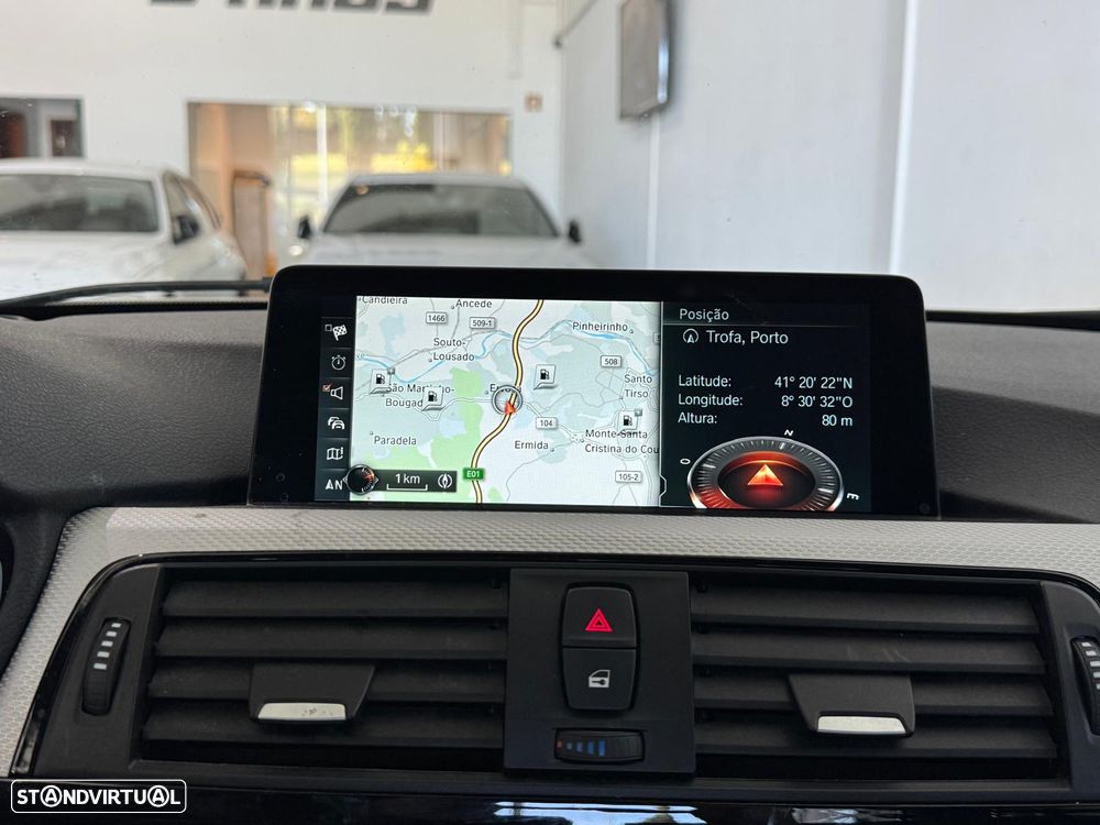 BMW 330 e iPerformance Pack M - 22