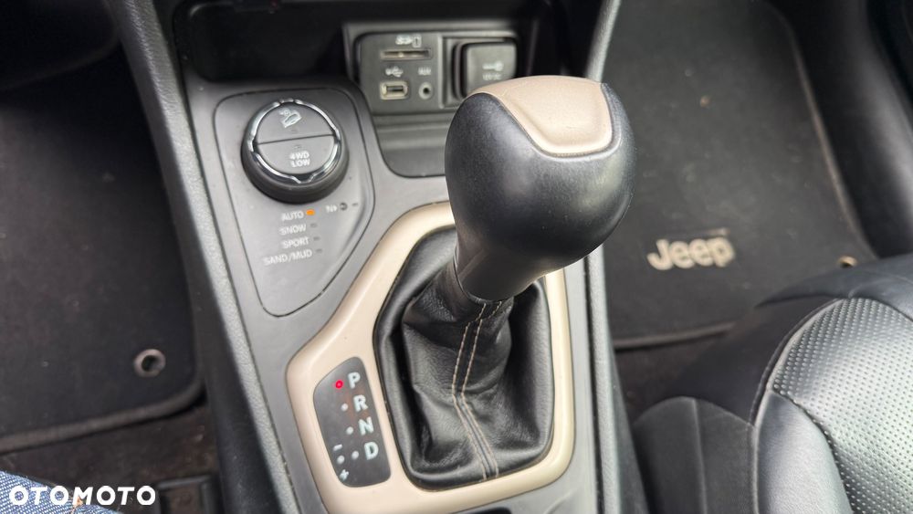 Jeep Cherokee 3.2 V6 Active Drive I Overland - 14