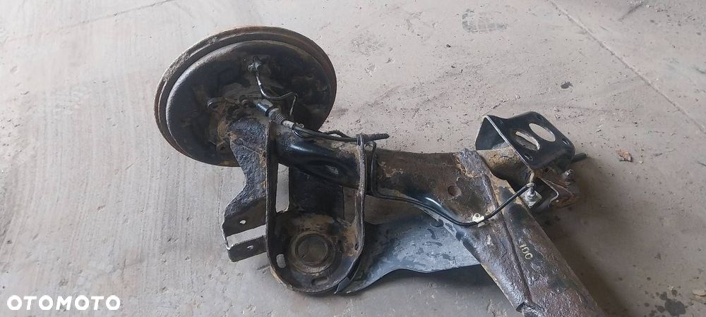 BELKA OŚ ZAWIESZENIA TYŁ BĘBNY Z ABS SKODA OCTAVIA I HB - 3