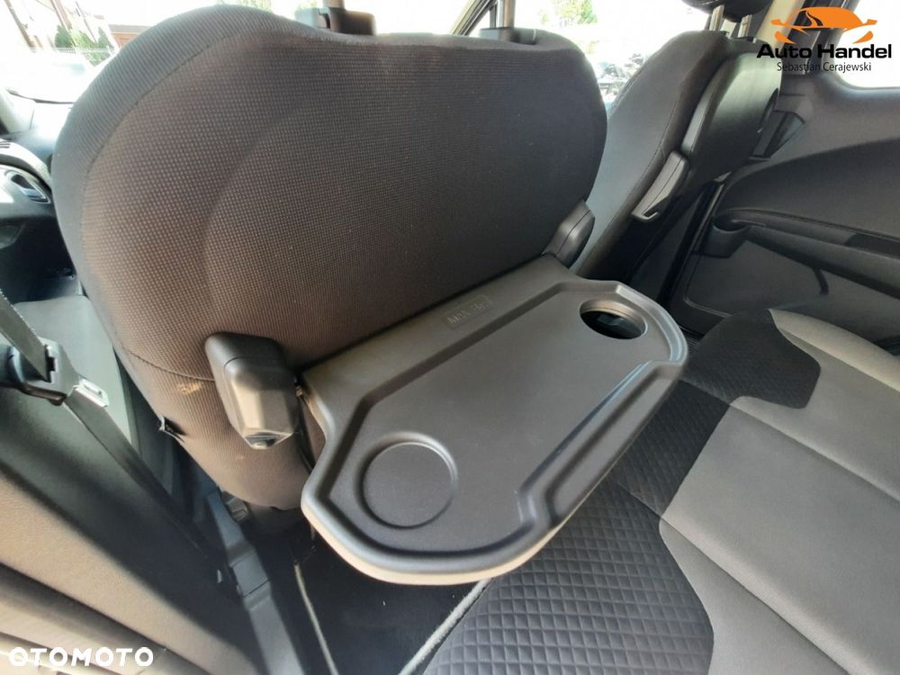 Ford Tourneo Courier - 41