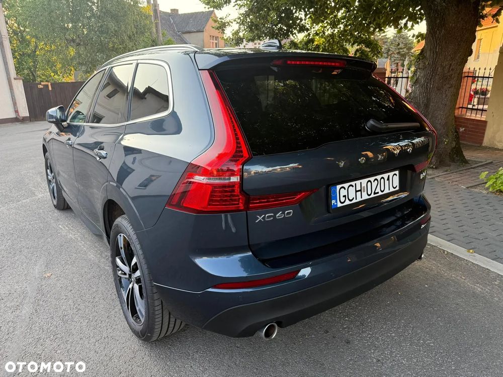 Volvo XC 60 D5 AWD Momentum - 4