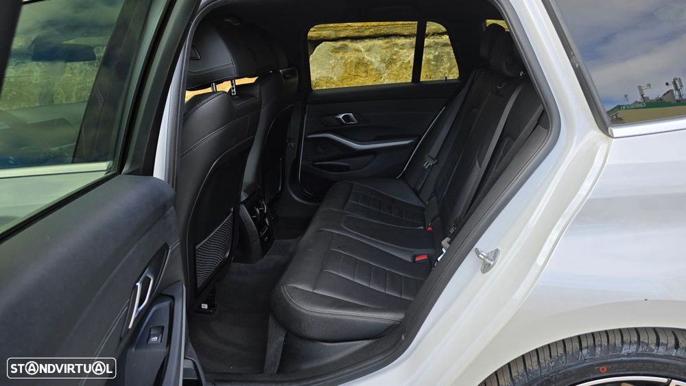 BMW 318 d Touring Line Sport Auto - 58