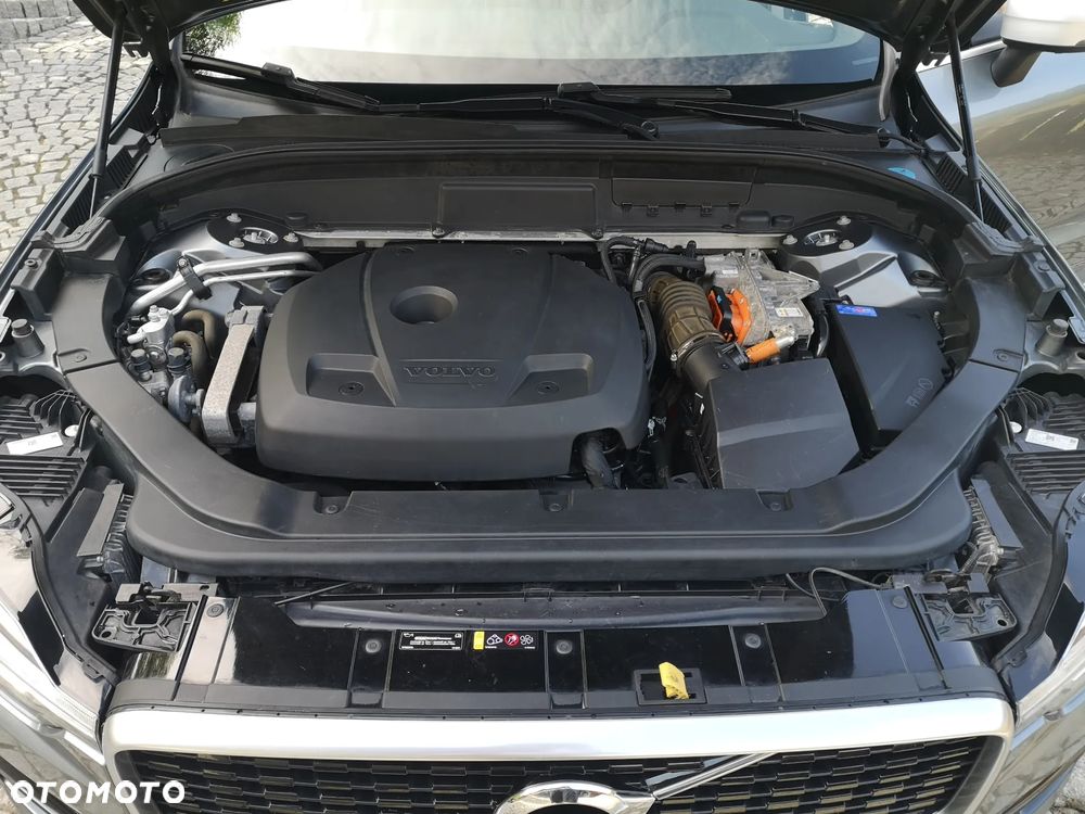 Volvo XC 60 T8 AWD Plug-In Hybrid R-Design - 35
