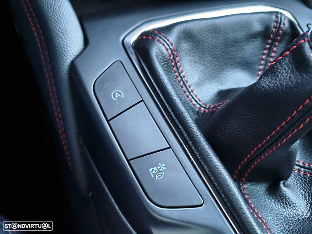 Ford Kuga 1.5 EcoBoost ST-Line - 23