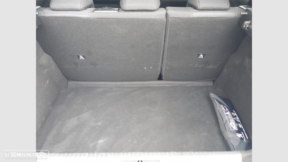 Peugeot 208 1.2 PureTech Active - 17