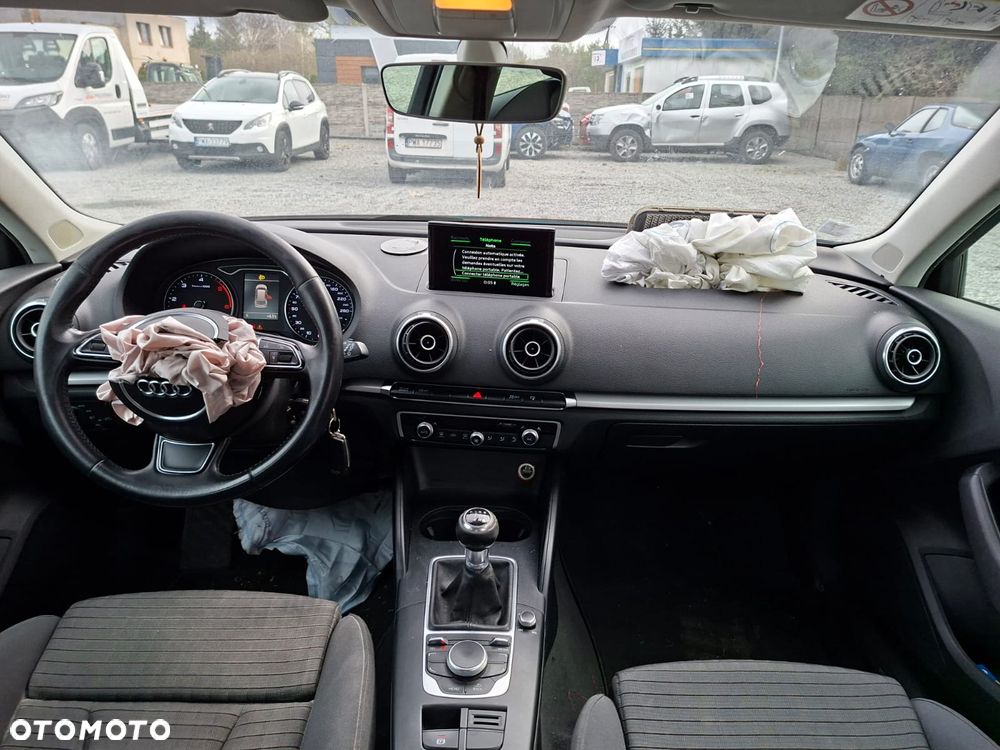 Audi A3 Sportback 1.6 TDI design - 10