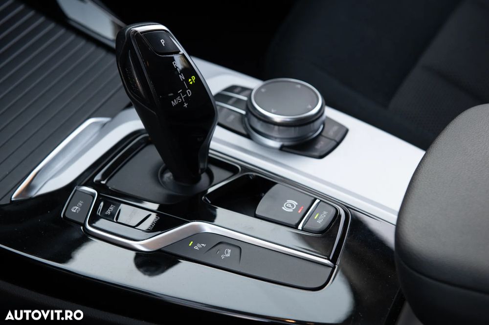 BMW X3 xDrive20d AT Advantage - 32