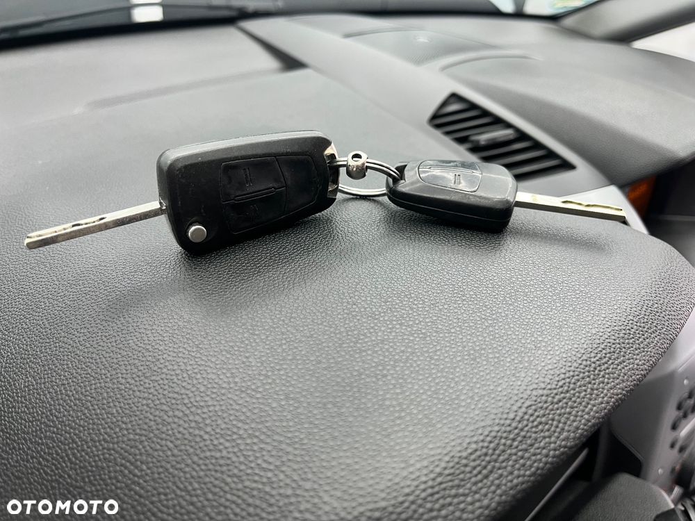 Opel Zafira - 37