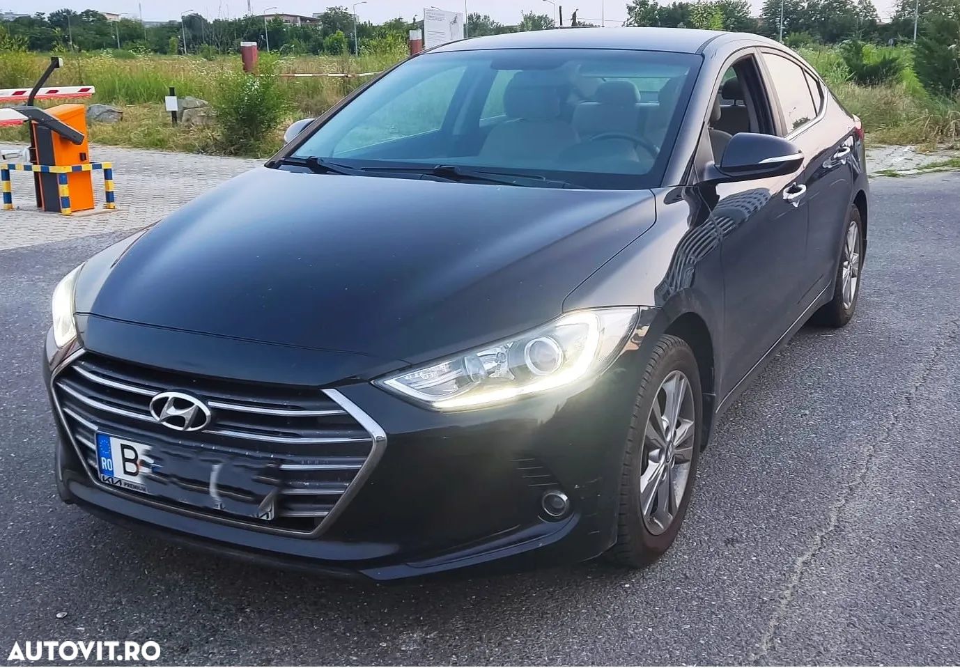 Hyundai Elantra 1.6 MPi Highway - 1
