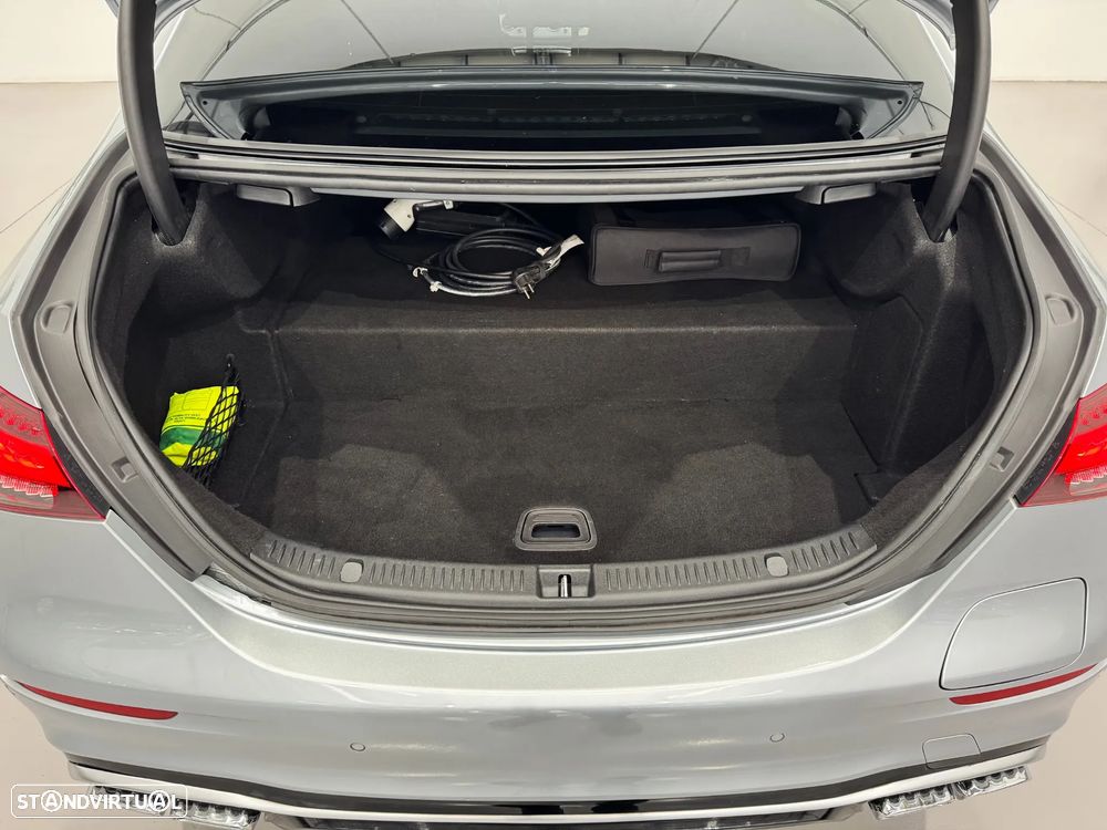 Mercedes-Benz E 300 de AMG Line 4Matic - 44