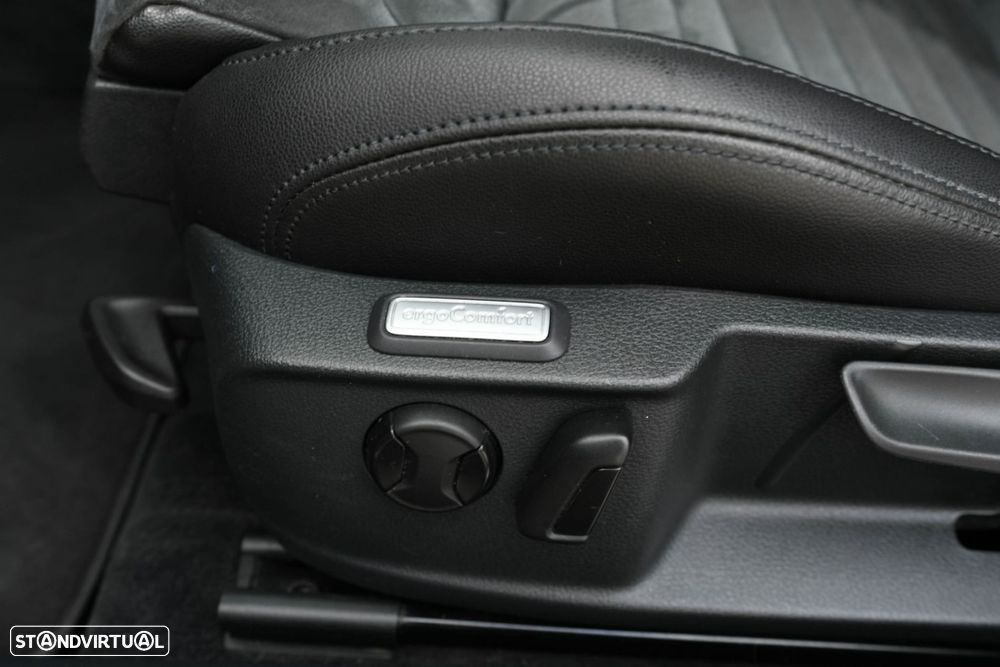 VW Passat Variant 2.0 TDI Highline - 11