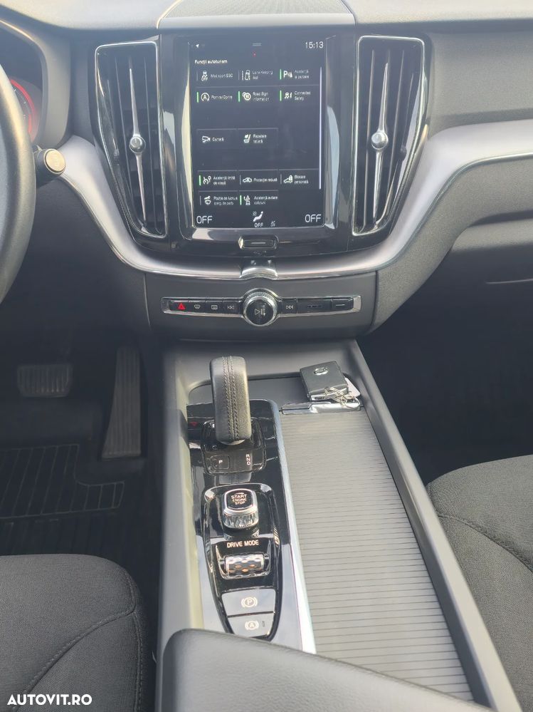 Volvo XC 60 B4 MHEV AT8 FWD Momentum - 8