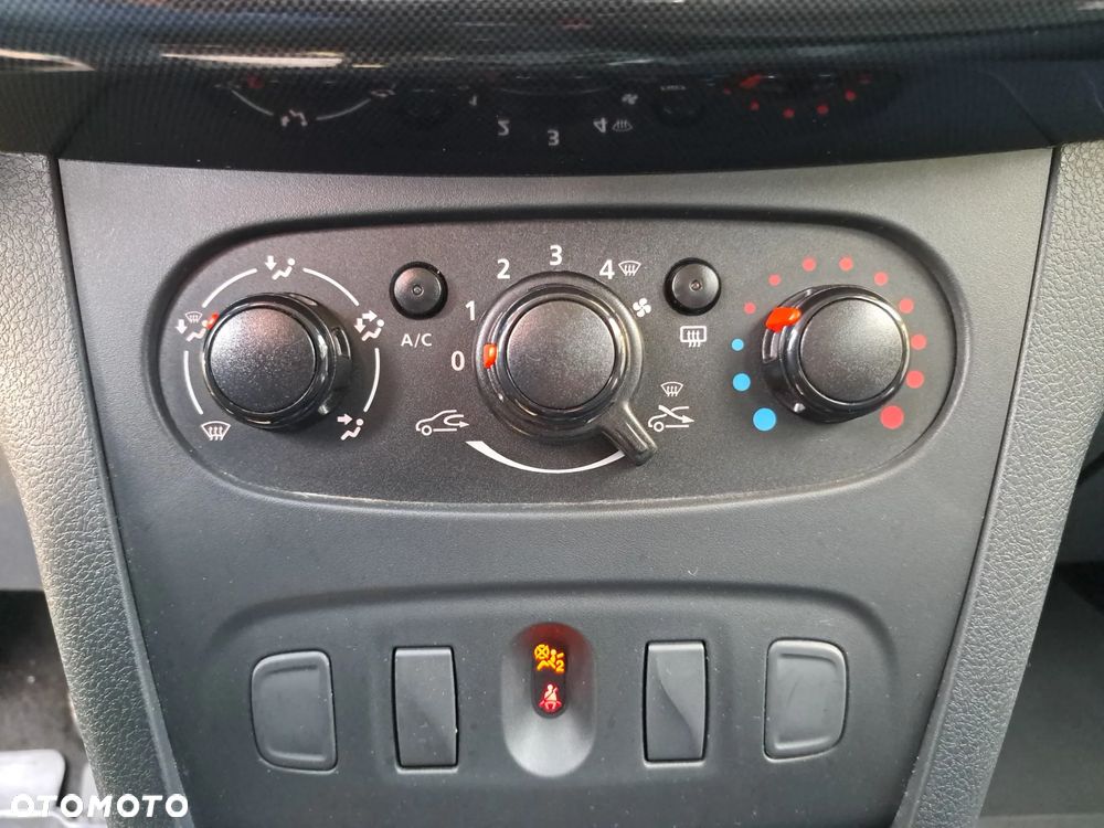 Dacia Sandero - 16