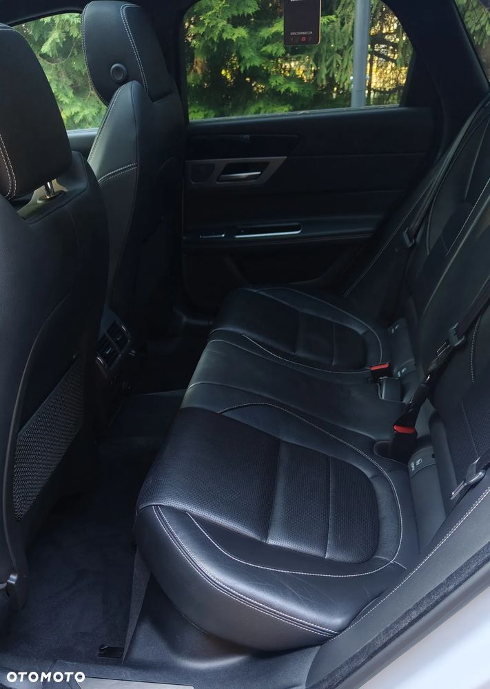 Jaguar XF 2.0 i4D AWD R-Sport - 16