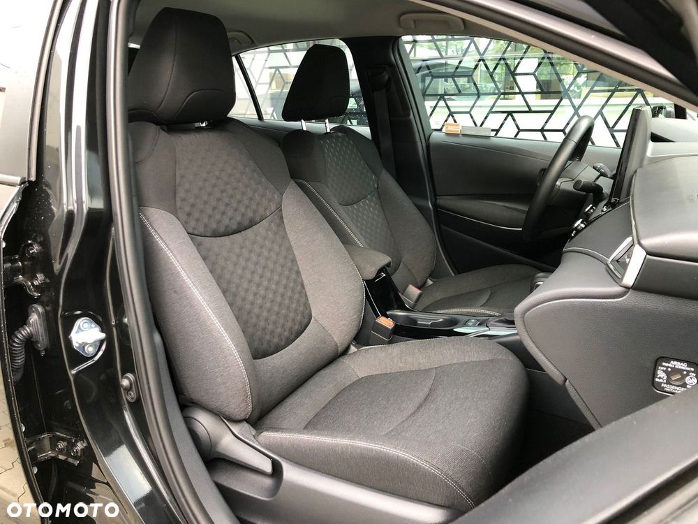 Toyota Corolla - 24