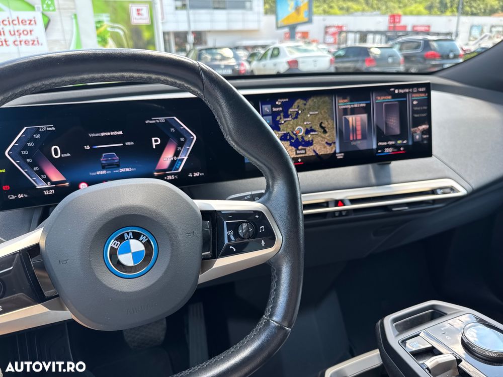 BMW iX - 7