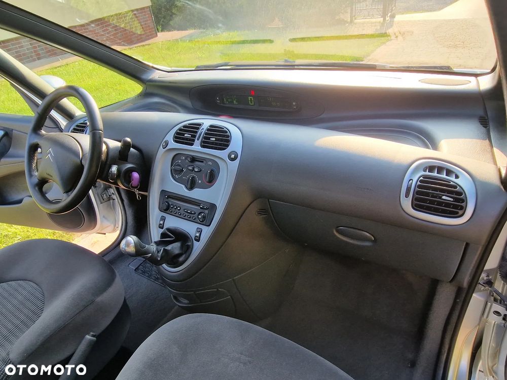 Citroën Xsara 1.6 16V Confort - 23