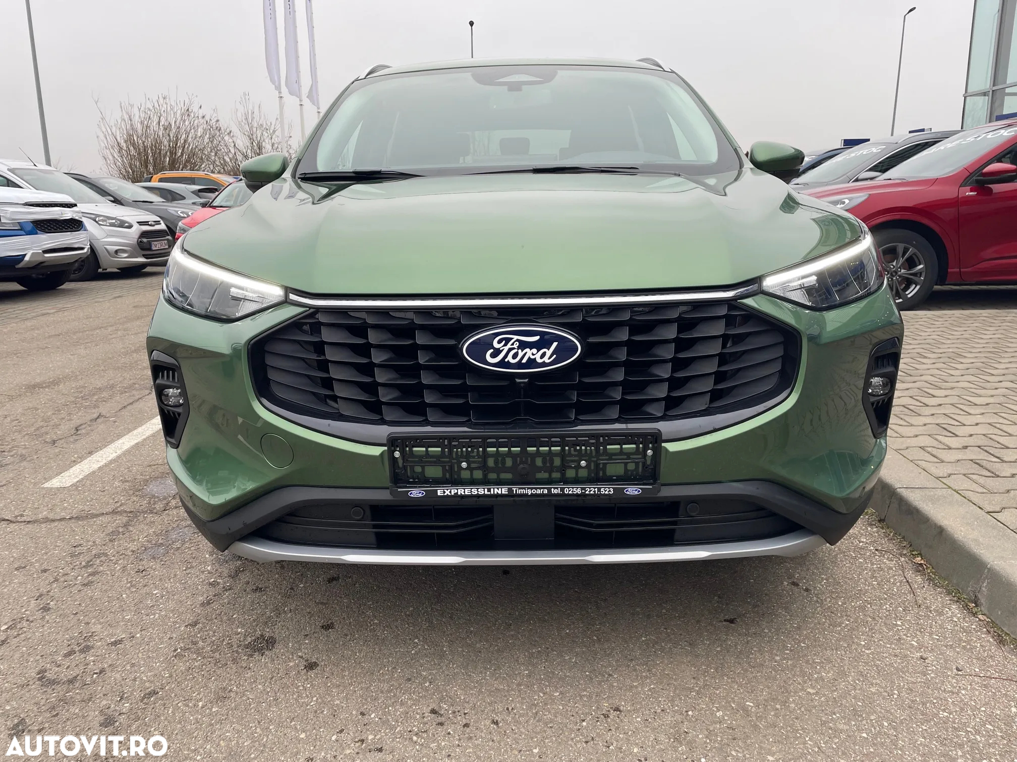 Ford Kuga 1.5 EcoBoost A8 FWD Titanium - 3
