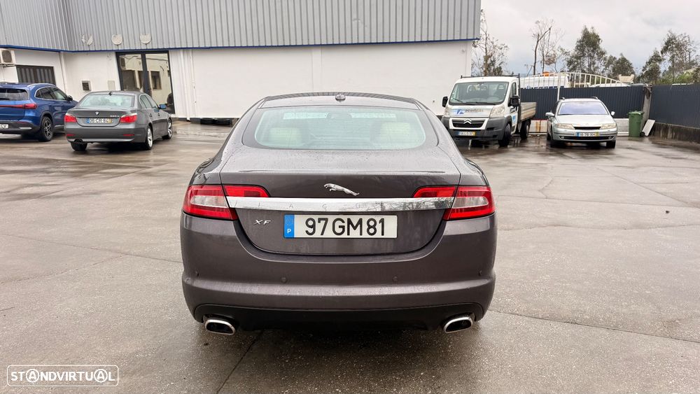 Jaguar XF 2.7 D V6 Premium Luxury - 6