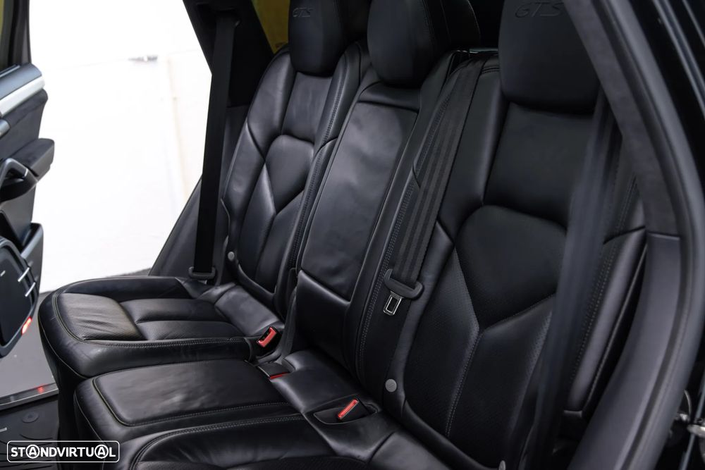 Porsche Cayenne GTS Tiptronic S - 24